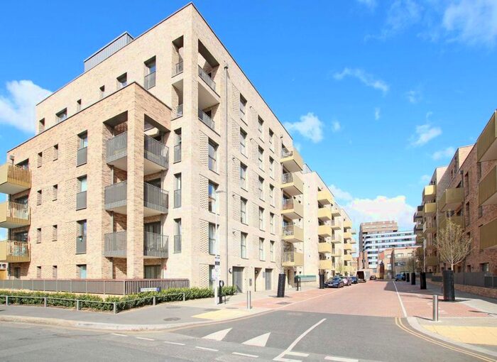 1 Bedroom Flat To Rent In Selbourne Avenue, Hounslow, TW3