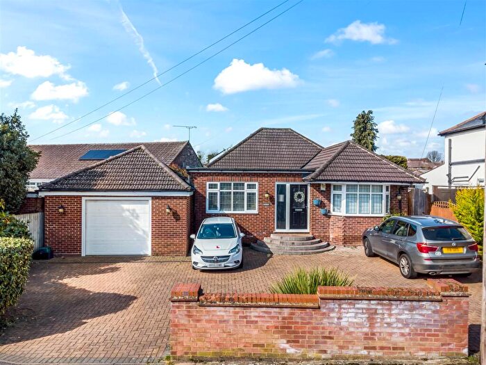 4 Bedroom Detached Bungalow For Sale In Holloways Lane, Welham Green, AL9