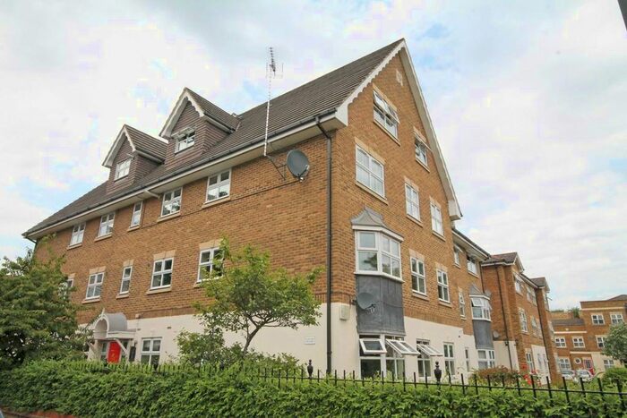 2 Bedroom Flat To Rent In Langton Road, London, SW9