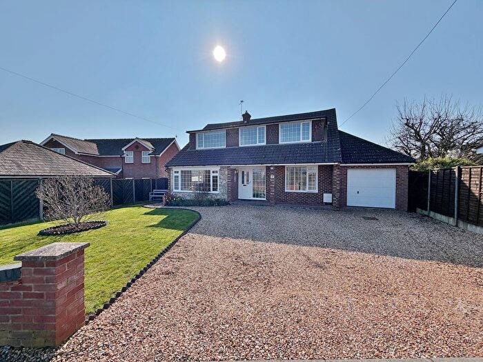 4 Bedroom Detached House For Sale In Maddoxford Lane, Botley, SO32