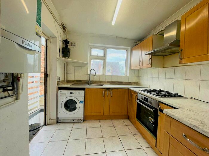 3 Bedroom Flat To Rent In Ealing Road, Wembley, HA0