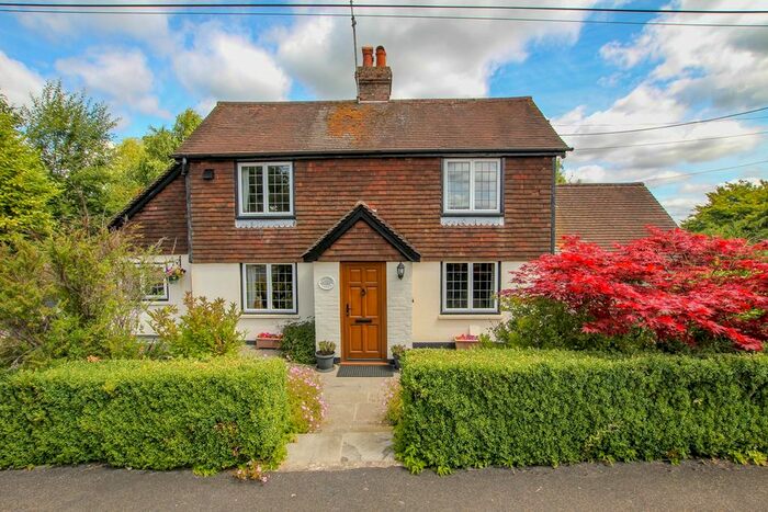 3 Bedroom Detached House For Sale In Vinehall Road, Mountfield, TN32