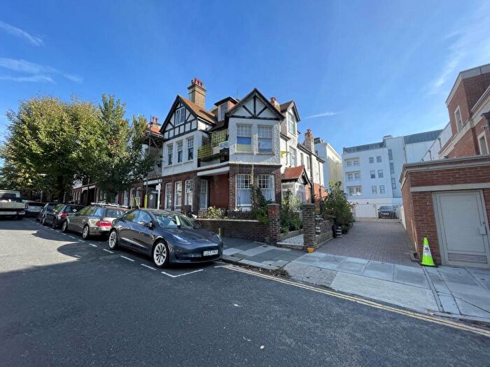 Studio To Rent In York Avenue, Hove, East Sussex, BN3