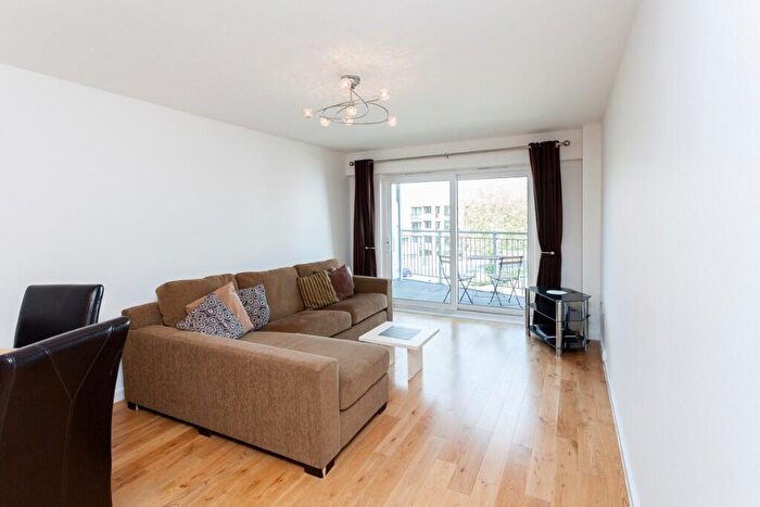 2 Bedroom Apartment To Rent In Boulevard Drive, Beaufort Square, NW9
