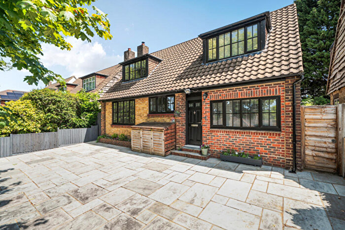 4 Bedroom House For Sale In Glentrammon Avenue, Orpington, BR6