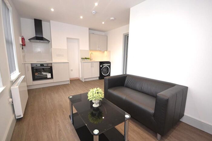 1 Bedroom Flat To Rent In Whitley Street, Reading, RG2