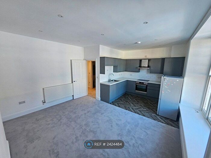 1 Bedroom Flat To Rent In The Chine, Dorking, RH4