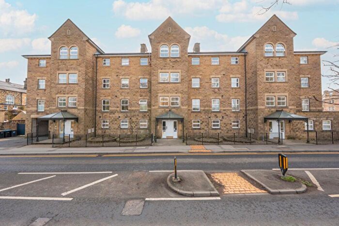 2 Bedroom Flat For Sale In North Park Road, Park Court, HG1