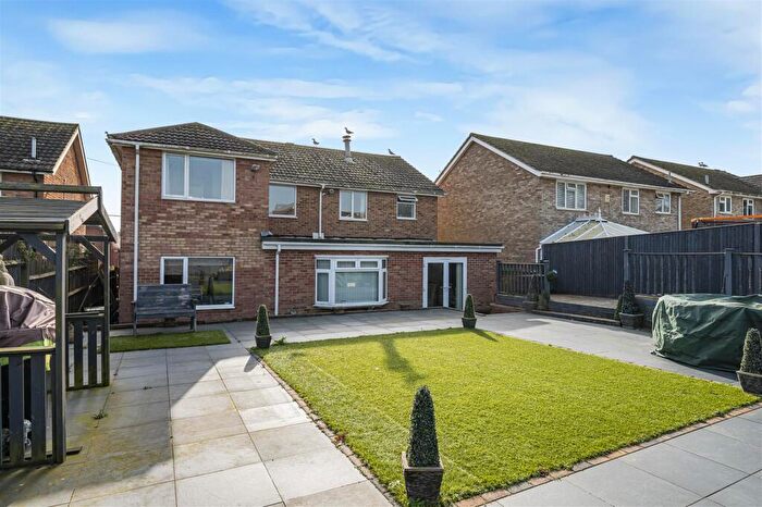 7 Bedroom Detached House For Sale In Glynn Road, Peacehaven, BN10