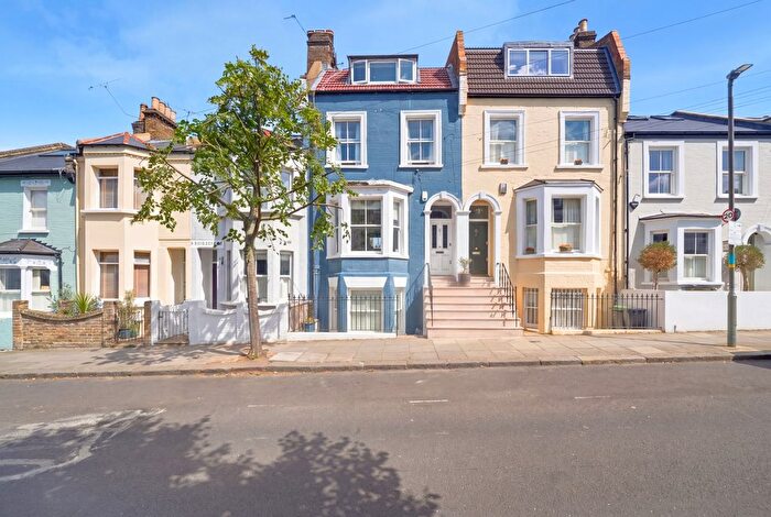 1 Bedroom Flat For Sale In Tonsley Hill, London, SW18