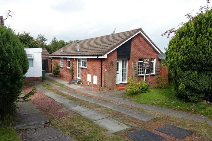 3 Bedroom Bungalow To Rent In Invergarry Drive, Deaconsbank, G46