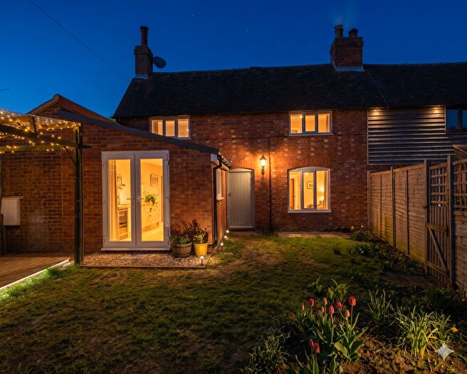 2 Bedroom End Of Terrace House For Sale In Chequers Lane, Newport Pagnell, MK16