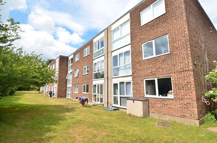2 Bedroom Flat To Rent In Chaplaincy Gardens, Hornchurch, RM11
