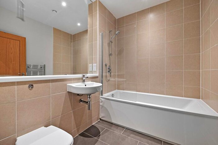 2 Bedroom Flat To Rent In Craigie Drive, Plymouth, PL1