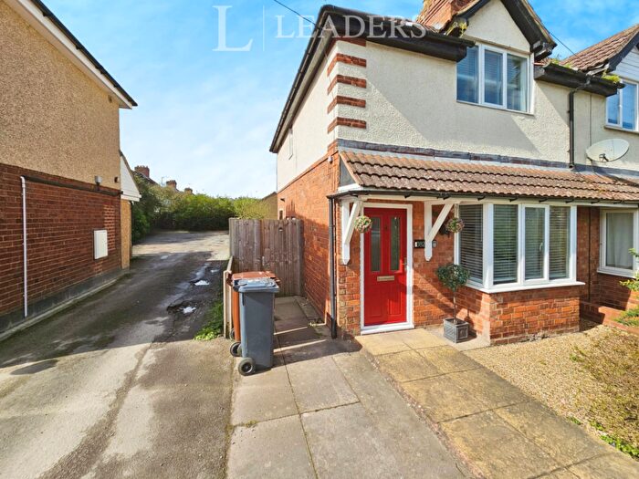 3 Bedroom Semi-Detached House To Rent In Kenilworth Road, Balsall Common, CV7