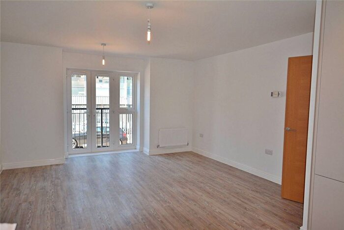 1 Bedroom Flat To Rent In The Vale, Bushey, Bushey, WD23