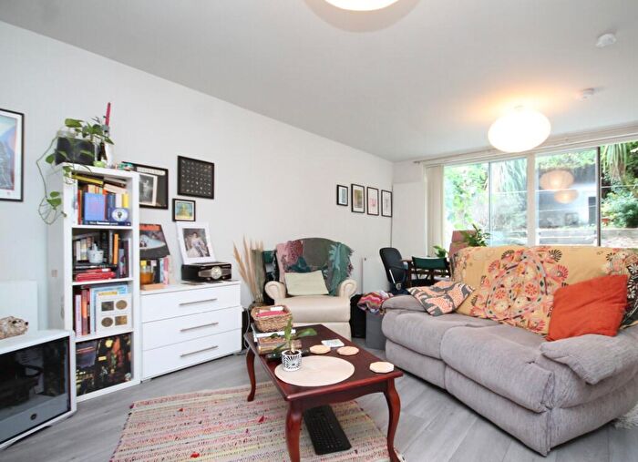 1 Bedroom Flat To Rent In Kentish Town Road, Kentish Town, NW1