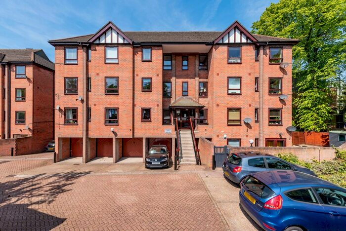 1 Bedroom Flat To Rent In Beechwoods Court, Crystal Palace Parade, London, SE19