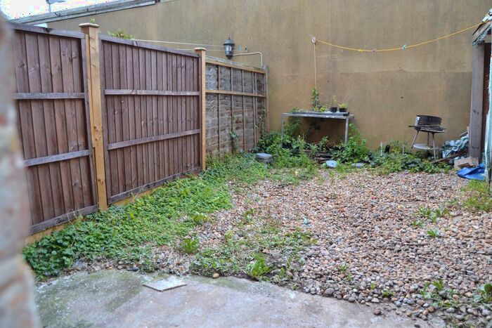 Studio To Rent In Churchmead Road, Willesden, London, NW10