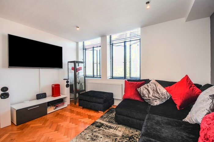 1 Bedroom Flat To Rent In Parkway, Chelmsford, CM2