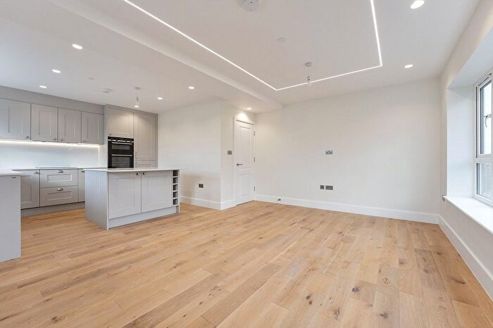 3 Bedroom Flat For Sale In Mulgrave Road, Belmont, Sutton, SM2