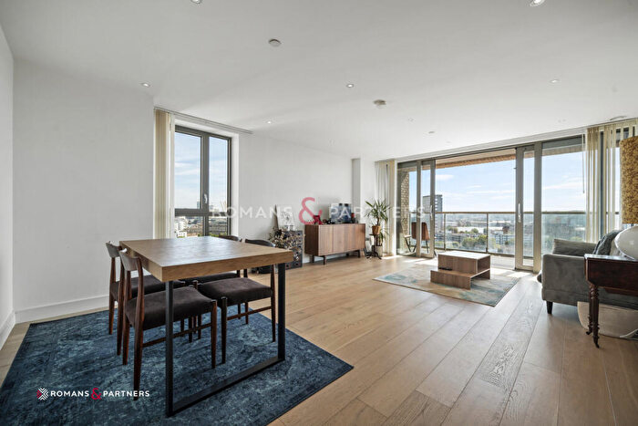 2 Bedroom Apartment For Sale In Heritage Tower, Canary Wharf, E14