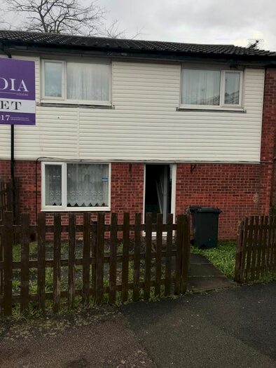 3 Bedroom Town House To Rent In Steele Close, Leicester, LE5