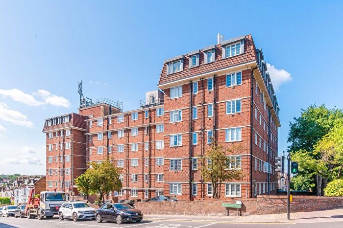 2 Bedroom Flat For Sale In Sherborne Court, Elmers End Road, Anerley, London, SE20
