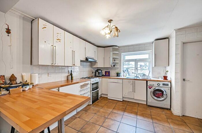 3 Bedroom Semi-Detached House To Rent In Woking, Surrey, GU21