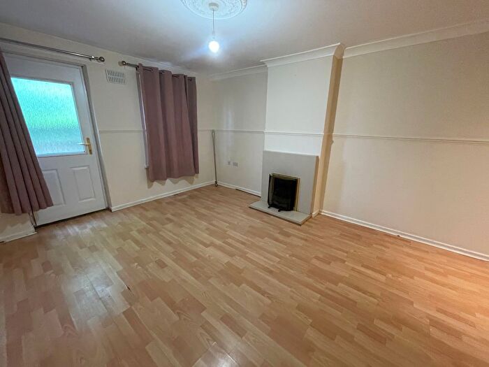 2 Bedroom Flat To Rent In Ipswich Close, Leicester, LE4