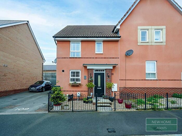 3 Bedroom Semi Detached House For Sale In Shackleton Road, Yeovil, BA21