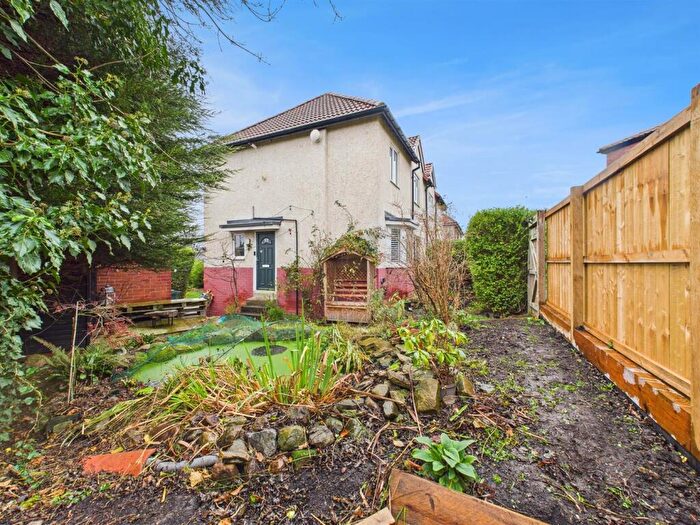 3 Bedroom Semi Detached House For Sale In The Path, Low Fell, Gateshead, NE9