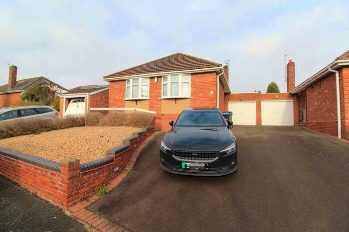 3 Bedroom Bungalow To Rent In Milton Crescent, Dudley, DY3