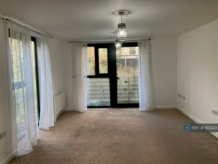 2 Bedroom Flat To Rent In Upper Chase, Chelmsford, CM2