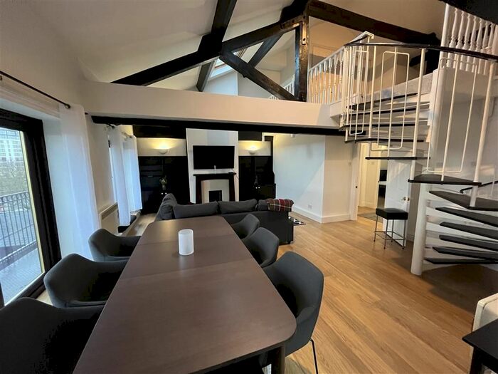 3 Bedroom Flat To Rent In Turneys Court, Nottingham, NG2