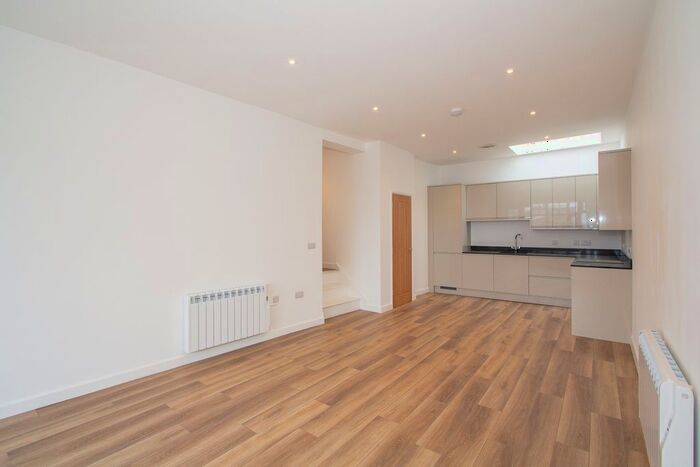 2 Bedroom Flat To Rent In Tregenna Hill, St. Ives, TR26