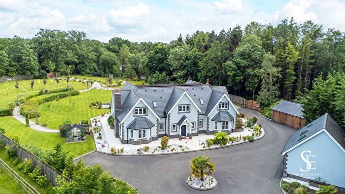 5 Bedroom Detached House For Sale In Redlake Lane, Wokingham, RG40