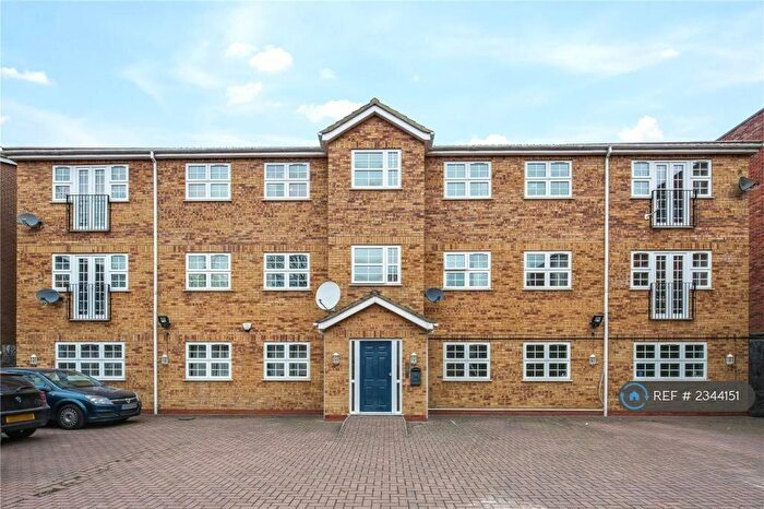 2 Bedroom Flat To Rent In Romford Road, London, E15