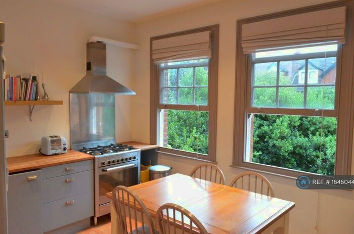 2 Bedroom Flat To Rent In Dartmouth Road, London, NW2