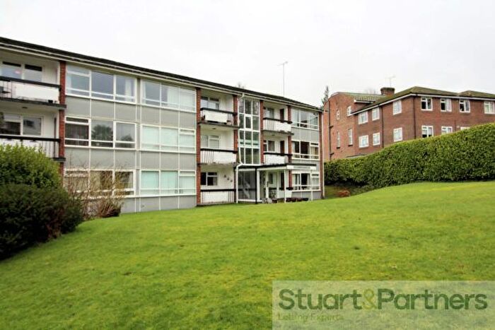 2 Bedroom Property To Rent In Paddockhall Road, Haywards Heath, RH16