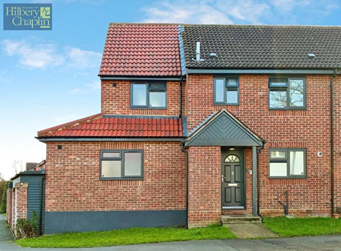 5 Bedroom Semi Detached House For Sale In Camborne Avenue, Romford, RM3