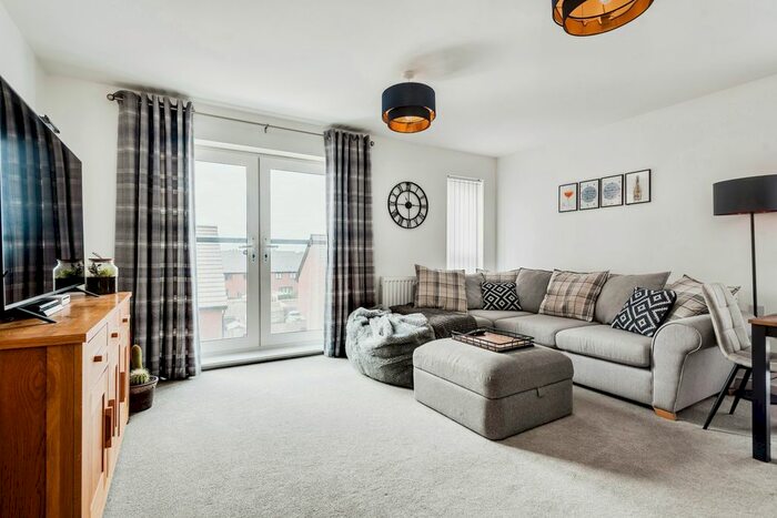 2 Bedroom Flat For Sale In Furrow Crescent, Curbridge, Witney, Oxfordshire, OX29