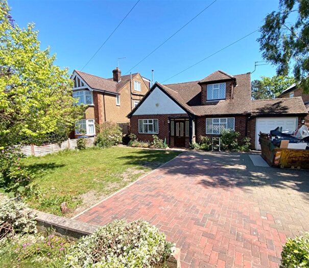 3 Bedroom Detached Bungalow To Rent In Holloways Lane, Welham Green, AL9