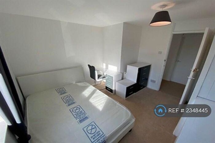 5 Bedroom Terraced House To Rent In Read Avenue, Beeston, Nottingham, NG9