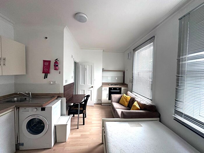 Studio To Rent In Whitley Street, Reading, RG2