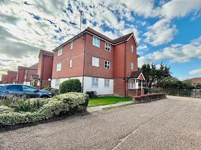 2 Bedroom Apartment To Rent In Falmouth Close, Eastbourne, BN23