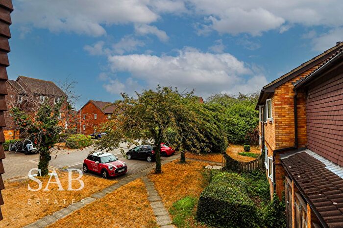 1 Bedroom Studio To Rent In Brendon Close, Harlington, UB3