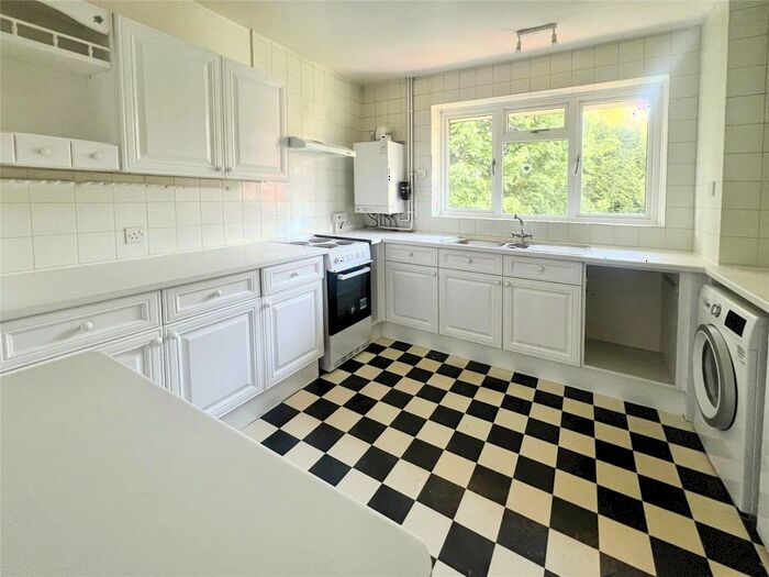 2 Bedroom Flat To Rent In Bromet Close, Watford, WD17