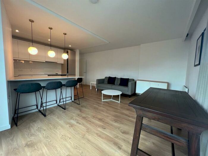 2 Bedroom Apartment To Rent In Skyline Central, Goulden Street, Manchester, M4