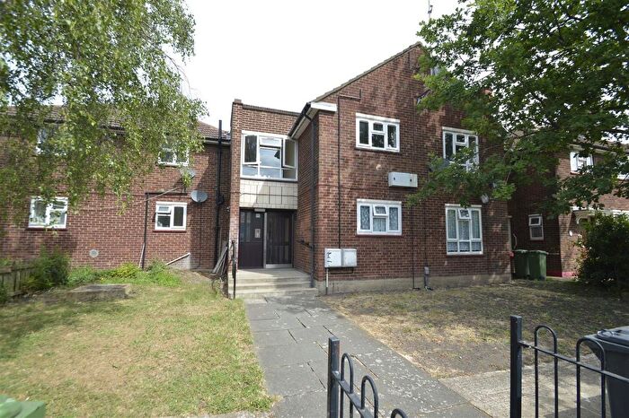 1 Bedroom Flat For Sale In Bastable Avenue, Barking, IG11
